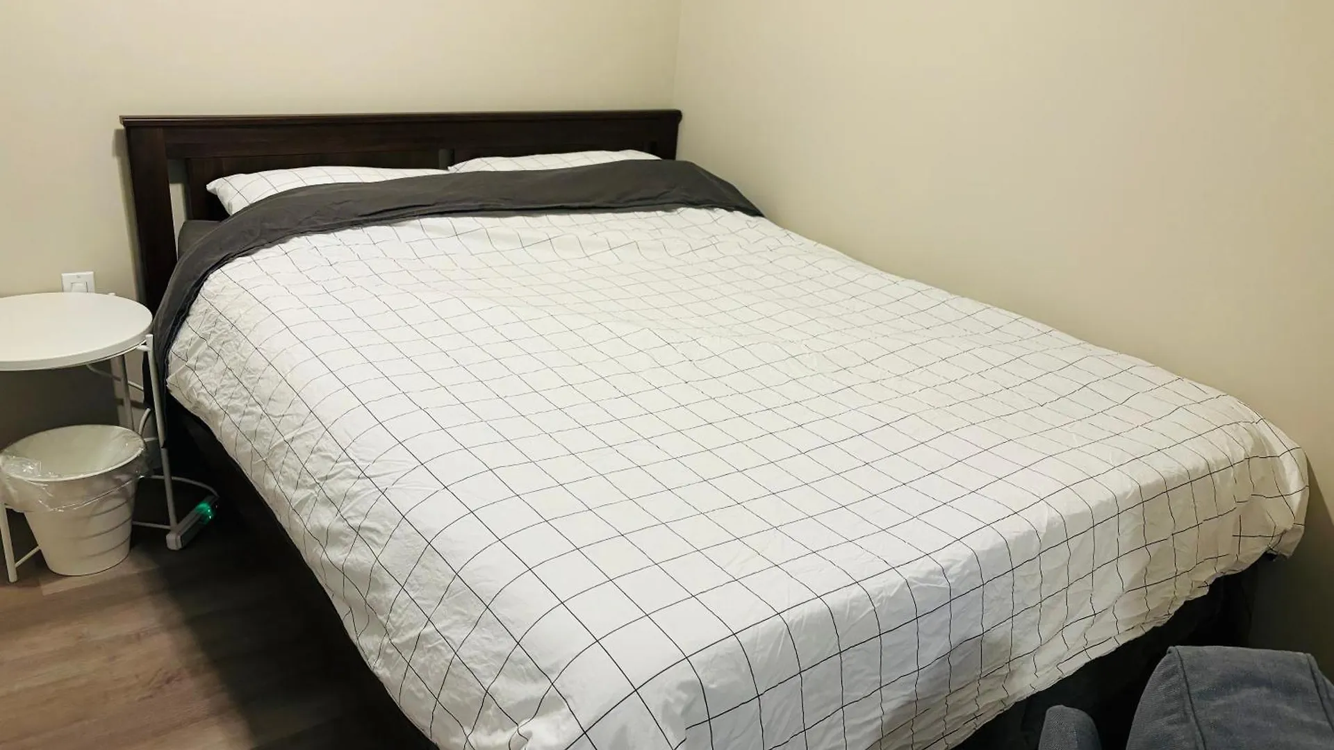 דירה YYC Walkout Basement Suite With Free Street Parking